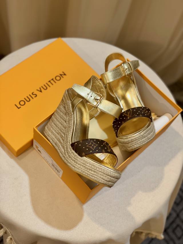 Lv Louis Vuitton 223 Early Spring New Top Version The latest hot diamond wedge s
