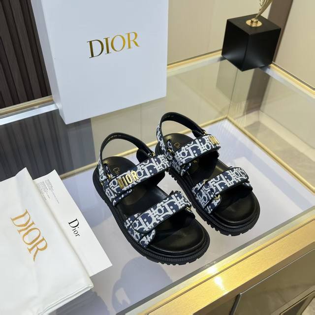 Dior classic hot-selling sandals Step into the fashion world of Dior sandals and