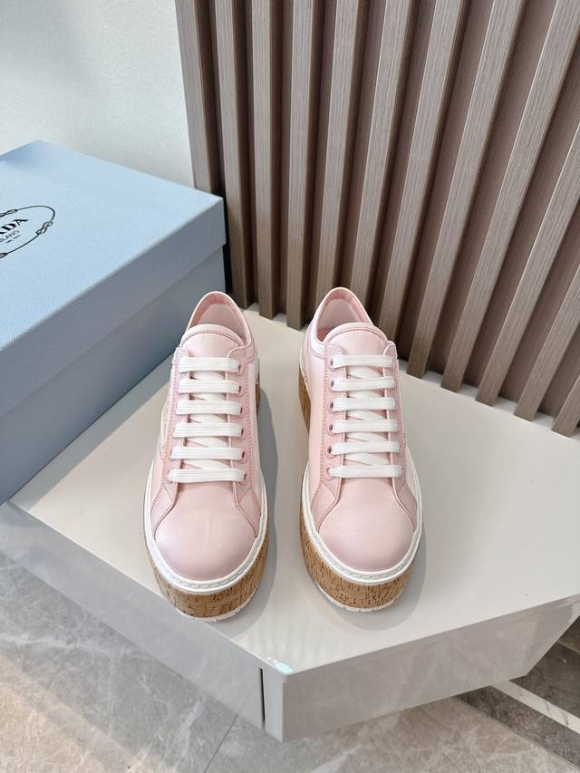 Price: Sngg | Thick-soled and high-top shoes Super popular Prada's latest spring