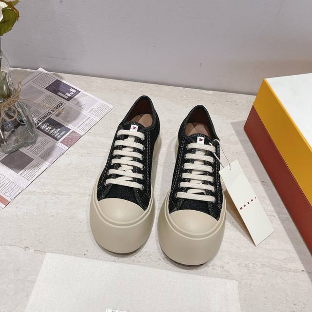 Price: Marni classic Mona same style fat toe thick-soled shoes latest color doub