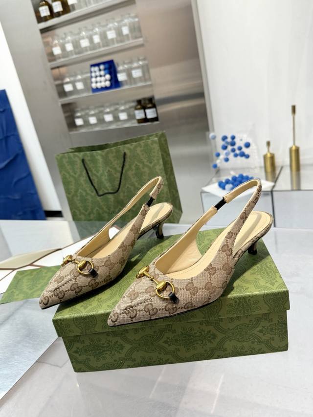 Price: Leather sole + 40 Gucci Original Gg canvas adds eye-catching essence to t