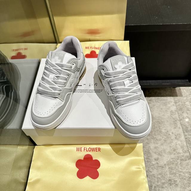 Price: , Weflower small flower shoes. . Zhang Jie. Zhang Yixing. Liu Zhimin. Hua