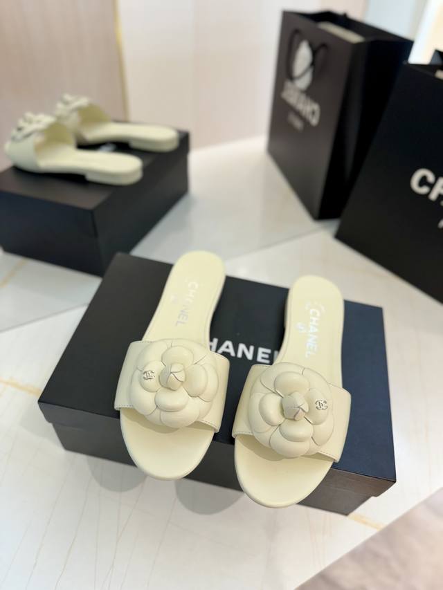 Price: Purchasing-level Chanel 24C Spring and Summer New Camellia Hollow Slipper