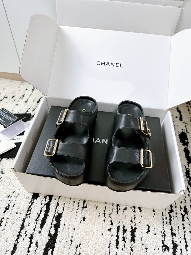 The latest beach shoes from the counter. A versatile tool for all seasons! Super