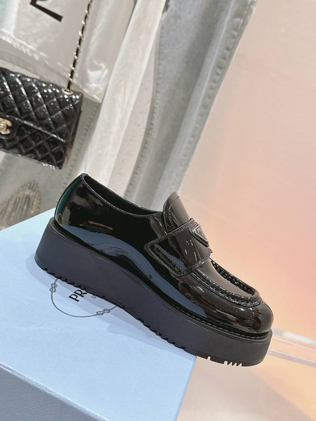 The latest thick-soled business women's leather shoes series are popular on Xiao