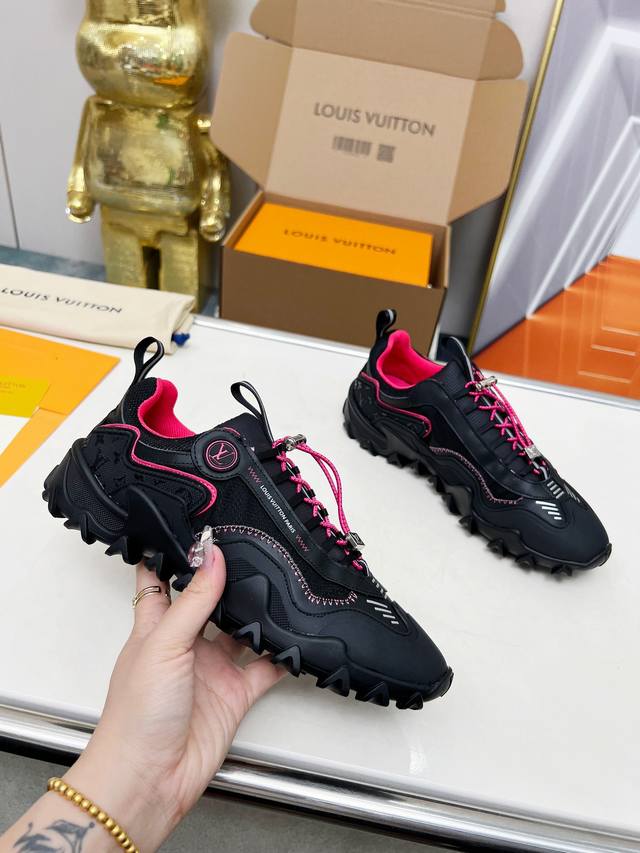 Male +10! This Lv Rush sneaker for men and women is made of mixed materials such