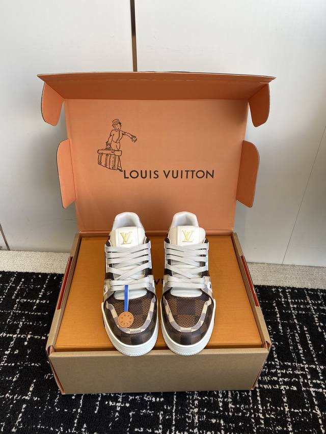 Purchasing-level Louis Vuitton's best-selling item! Trainer sneakers, a must-hav