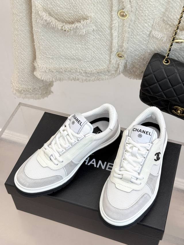 The latest sports casual shoes are versatile for all seasons. Very light and com