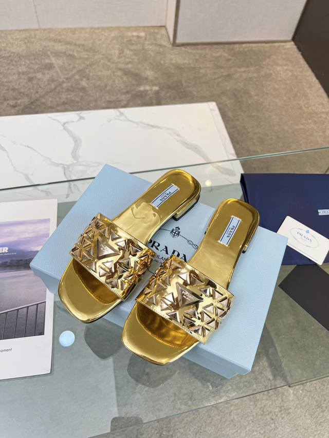Prada rivet metal high-heeled sandals Top quality Combining elegance, intellectu