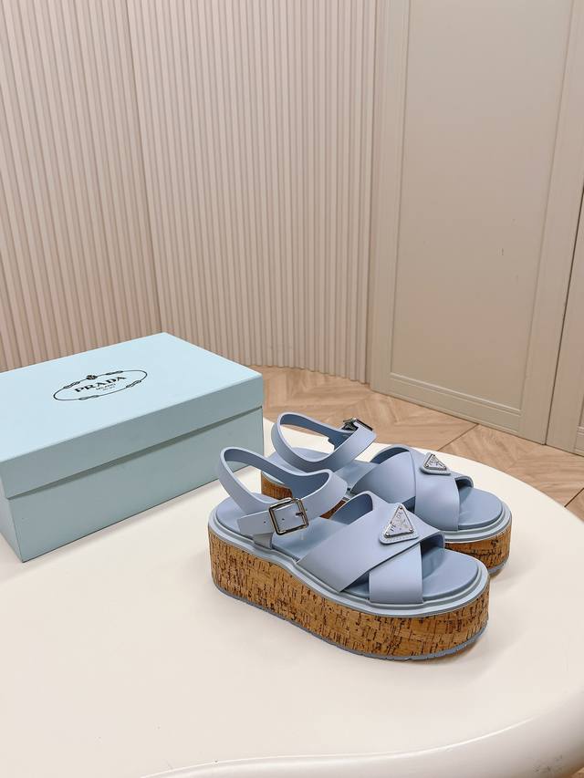 latest series! Prada's new spring and summer sandals, the latest catwalk series