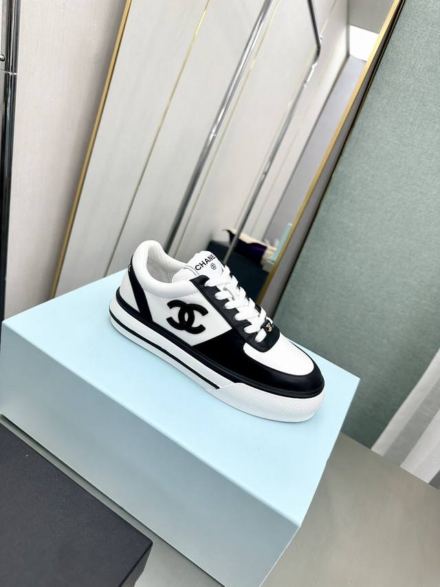 calfskin + last version Chanel thick-soled panda sneakers panda biscuit shoes Ch