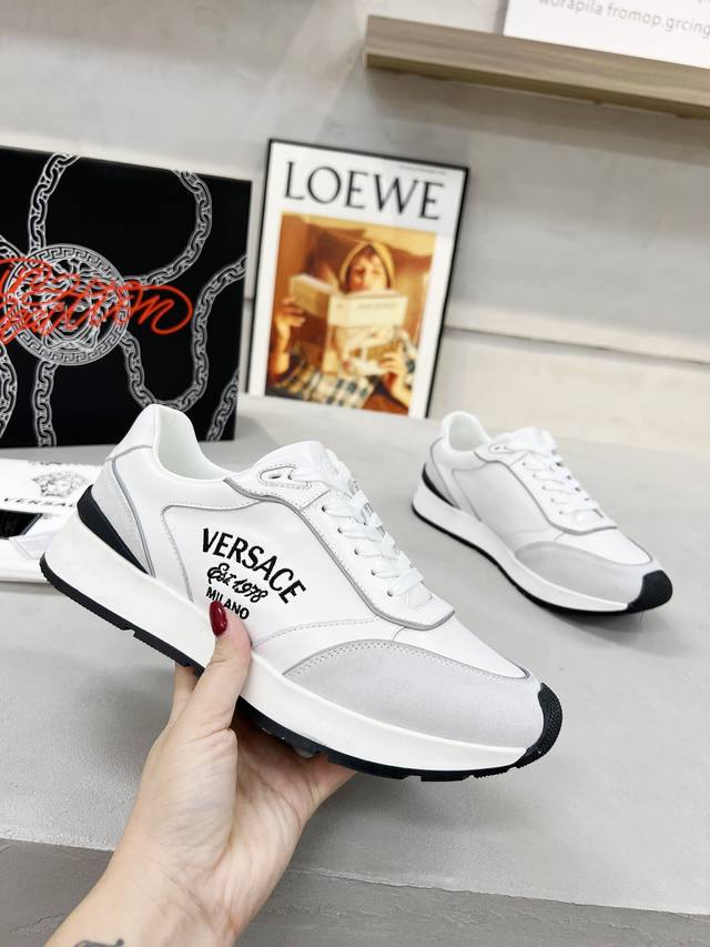 Versace, 2025 is popular all over the Internet and everyone has a pair. The outs