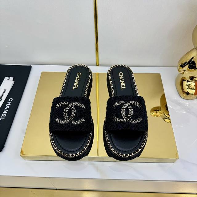 Top quality *Chanel 25 new diamond slippers Chanel milk powder spring and summer