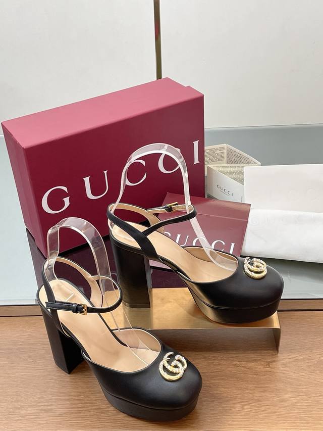 Gucci 2025 Spring and Summer New Waterproof Platform GG Diamond Buckle Wristband