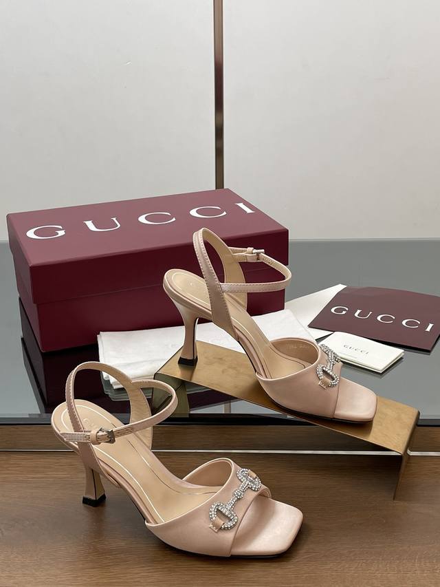 Gucci high-end boutique welfare 2025 Gucci spring and summer fashion boutique se