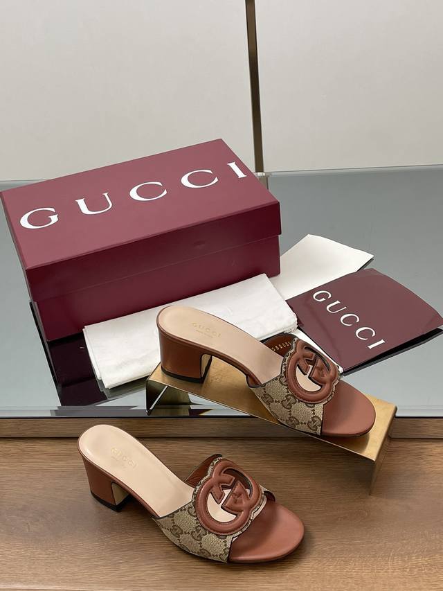 2025 new summer styles are now in stock. Gucci high-quality slippers. Double G h