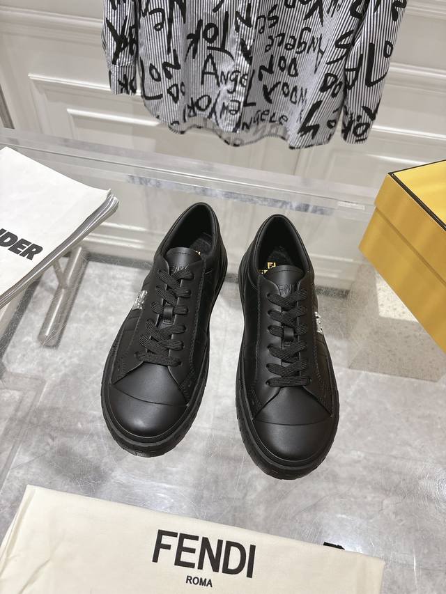 factory Fendi new couple white shoes casual shoes upper made of calfskin Italian