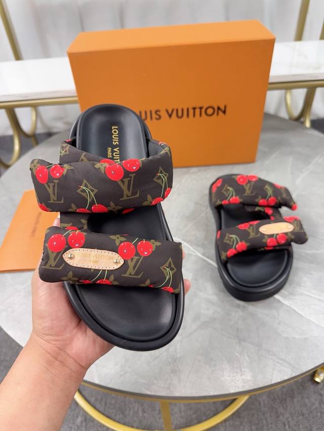 Lv Louis Vuitton Hot sale Lv Lv brand L home 2025 hot sale embossed logo sandals