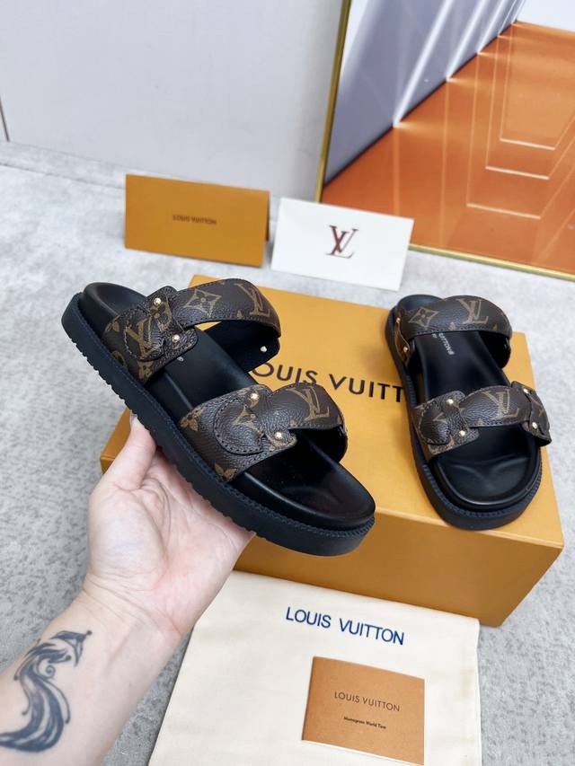 Lv Louis Vuitton 2025 spring and summer new slippers are on sale, 1:1 high-end c