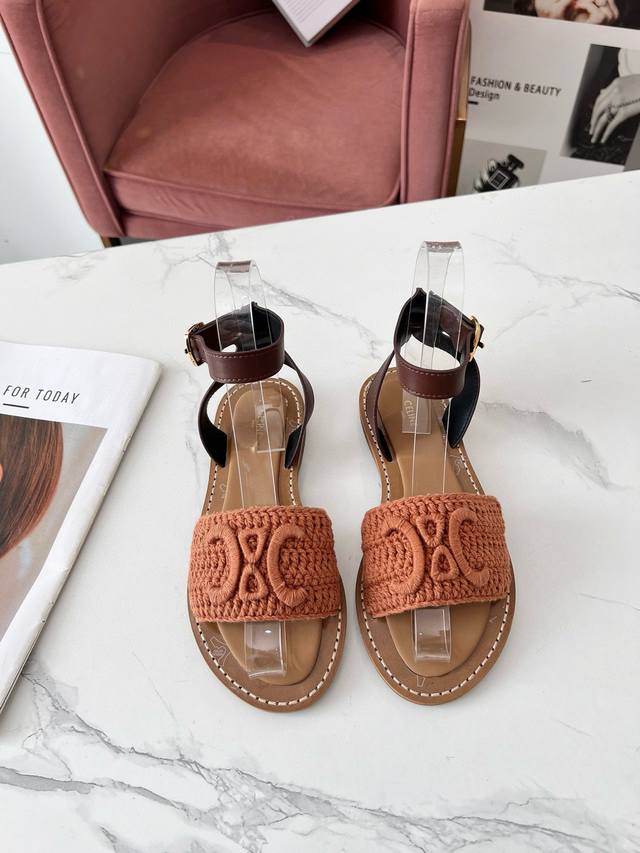 Celine Spring and Summer New Half Slippers The upper is made of original 1:1 Pp