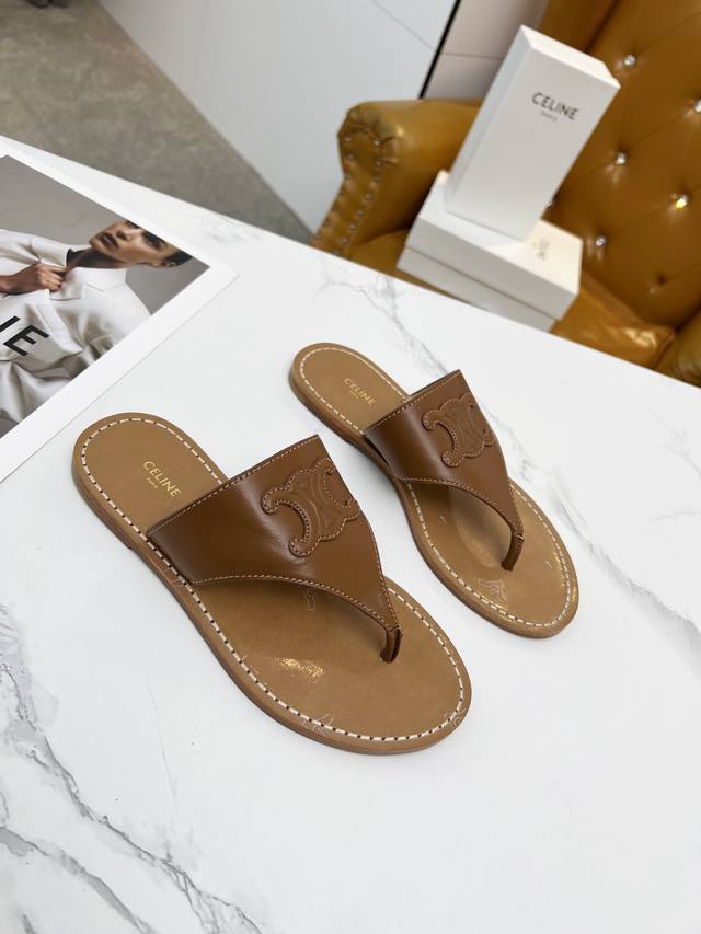 Celine 25 Spring and Summer New Flip Flops The upper adopts the original embroid