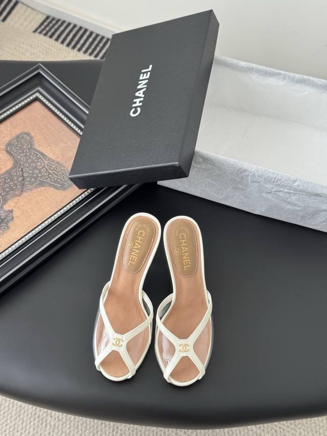 Chanel 24S catwalk style embroidered mesh slippers Simple yet sweet and playful!