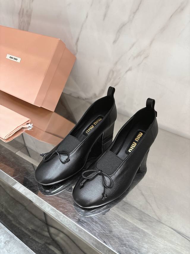 Miumi*2025 spring and summer new ballet shoes, full of high-end feeling. This se