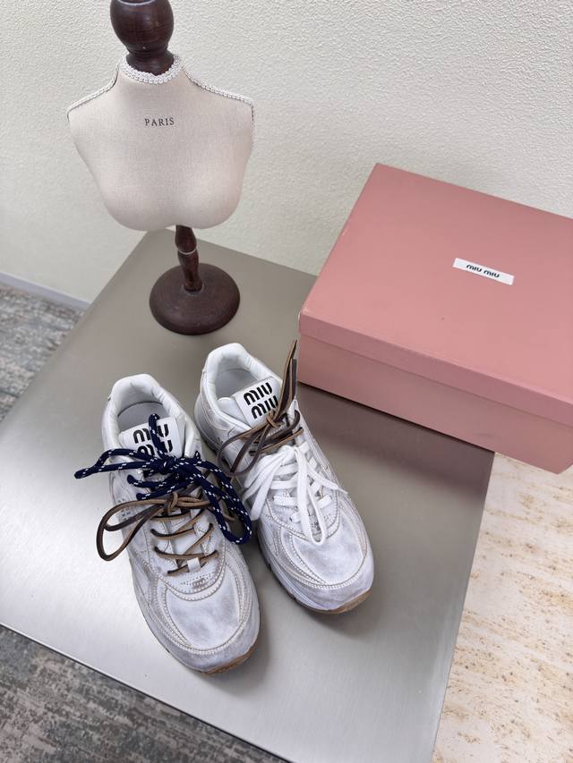 Miu'miu comfortable sneakers with color-brushed cement gray Thick sole design Se