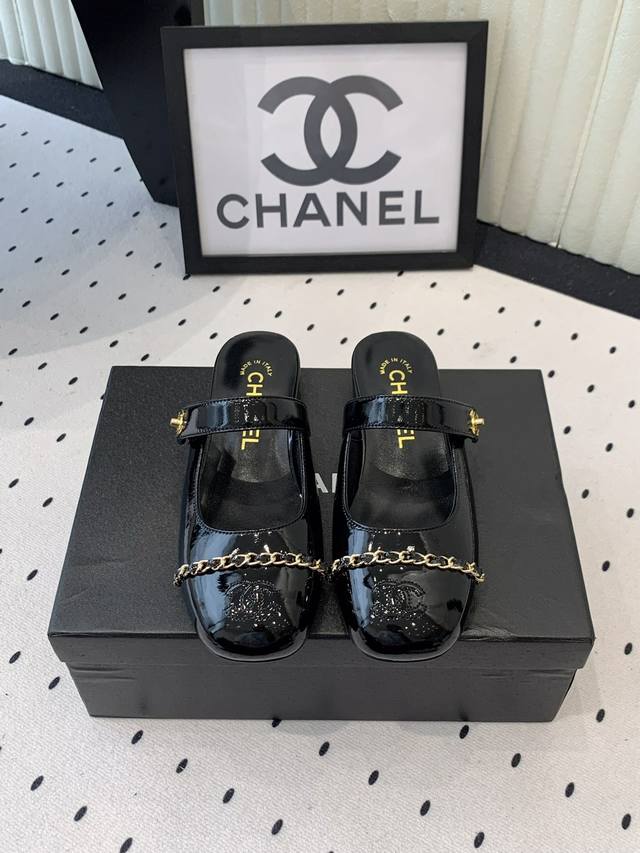 Chanel's new single shoes are worn by many celebrities and internet celebrities.