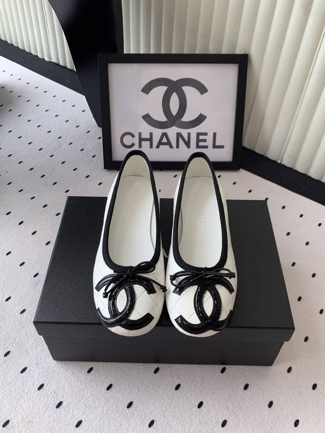 Chanel's new single shoes are worn by many celebrities and internet celebrities.