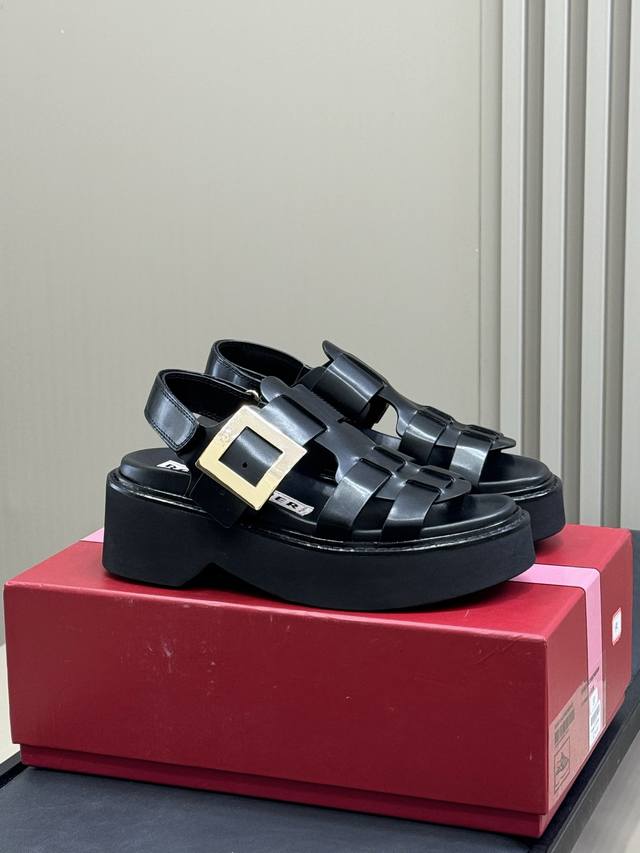 Rv new diamond buckle sandals This is the classic Viv'rangers series, the upper