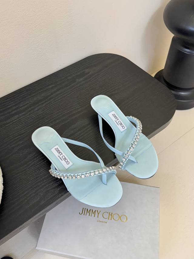Jimmy Choo 25 Spring/Summer Jc new cat-heel flip-flops! The upper is made of tra