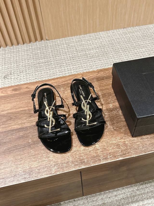 Yves Saint Laurent 2025 summer cool hit thin-strap slippers shine on the stage S
