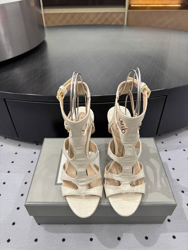 New design style Fabric: sheepskin Lining: sheepskin Sole: cowhide Elegant style