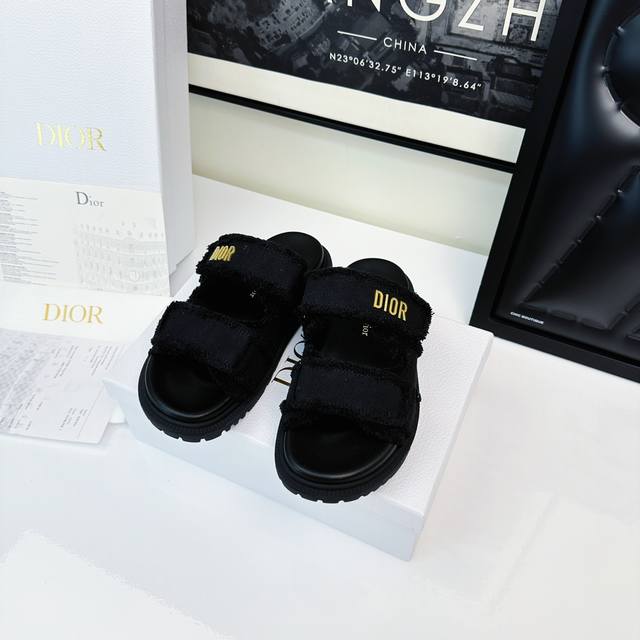 Black canvas
