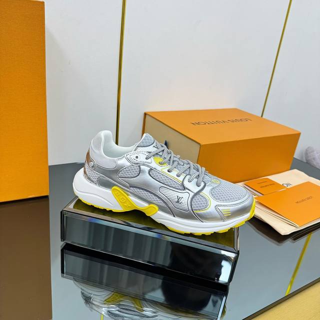 Couple's Style 2025 new Lv couple's style sports shoes, hot coming, official web