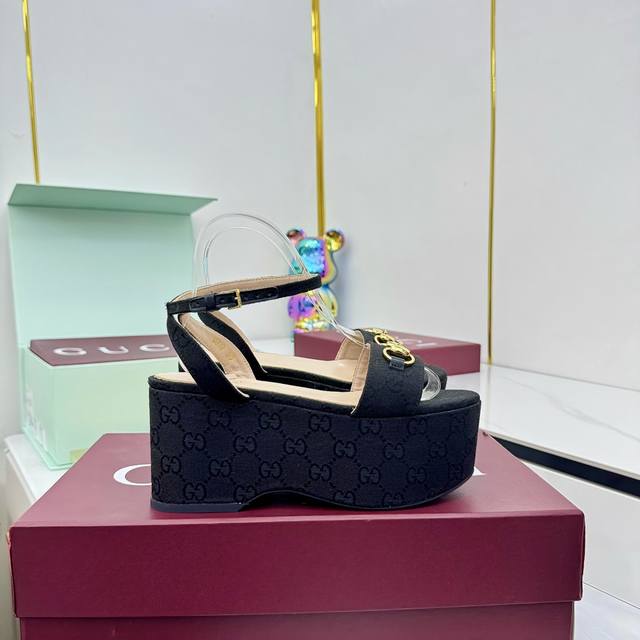 Latest Popular Women's Horsebit Flat Mid-Heel Platform Sandals The iconic Horseb
