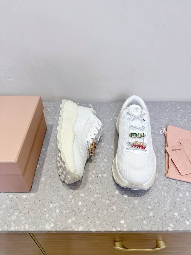 buckle +45, please note when placing an order. Miumiu's latest retro couple thic
