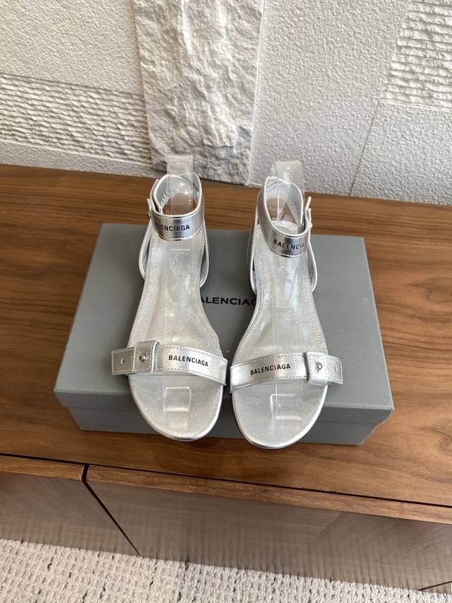Top version: Balenciaga 25Ss New Summer Strap Buckle Cross Strap Flat Sandals Ba