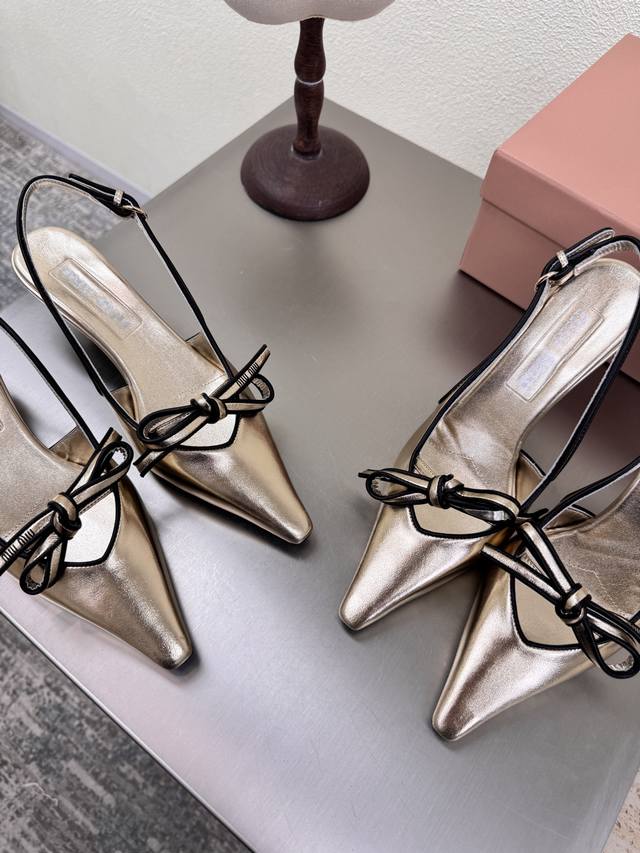 Miu'miu 25 early autumn back air heel high heel series classic golden bow pair v