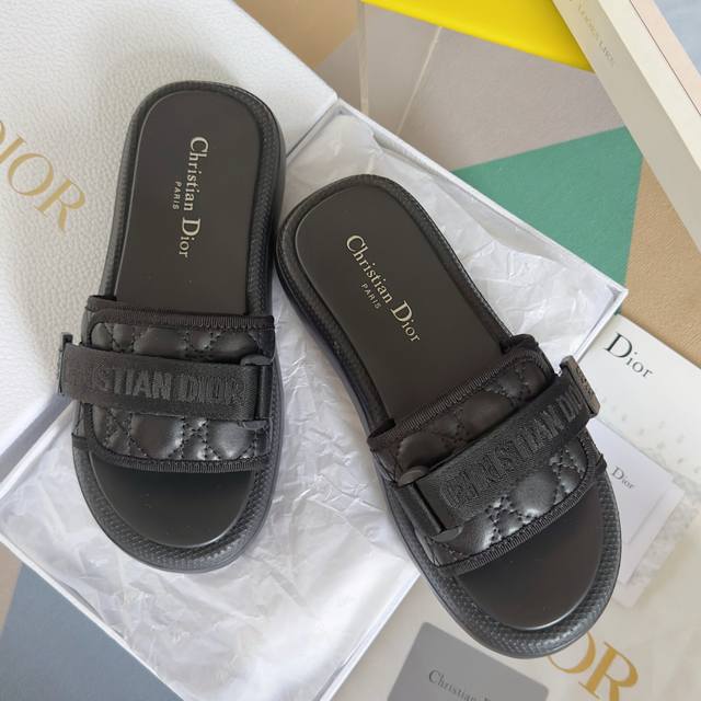Top version: Women's Dior's latest Dway series Velcro monogram thick-soled sanda