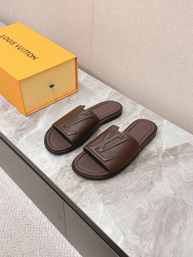 Louis Vuitton men's slippers are new in stock Bs purchasing level! Full of high-