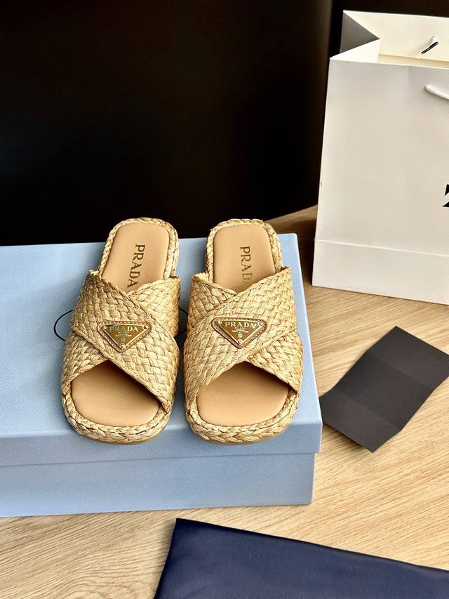Straw woven sandals Summer travel essential, celebrity and internet celebrity st