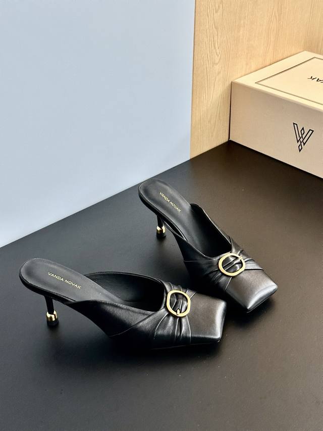 Authentic authorized sales support inspection Vanda Novak is from Italy. The onl
