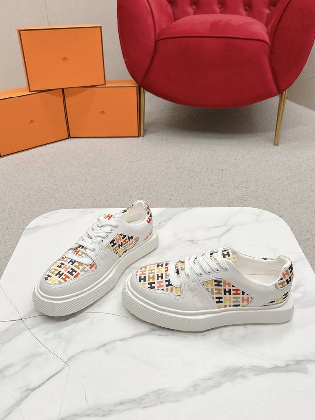 Men's Herme's, a straight-line boutique, you will fall in love with it as soon a