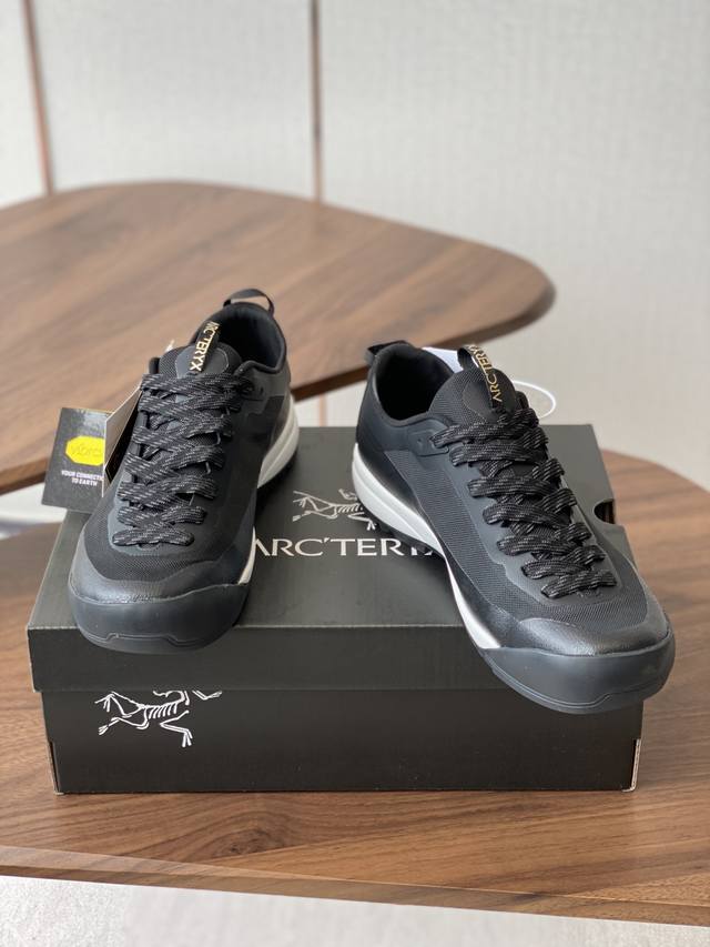 The Arc'teryx Konseal Lt hiking shoes made in Dongguan are designed for male and