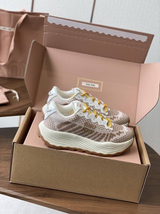 Official website synchronized box packaging Miu Miu 25Ss latest American couple