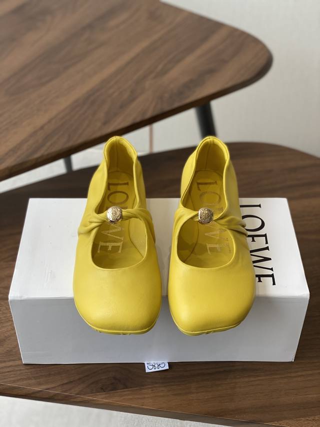 Loewe 25Ss super soft and chewy ballet shoes This Pebble Soft is an elegant comb