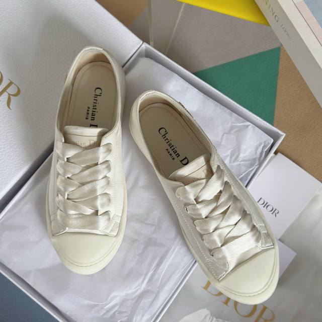 Top version: Dior's latest Lucky series satin white shoes casual sports shoes Or