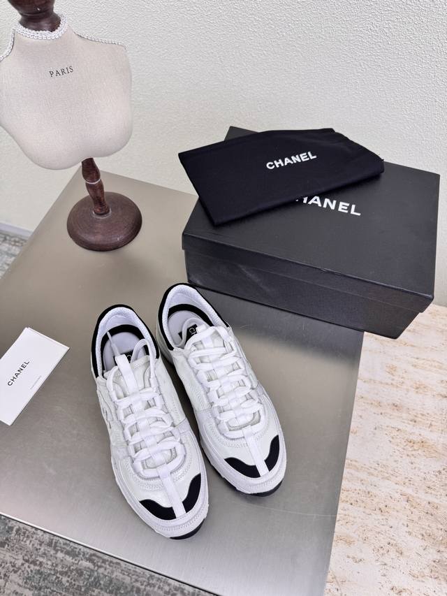 Chanel Early Autumn Sports Series Small Chanel flat sole Three-dimensional embro